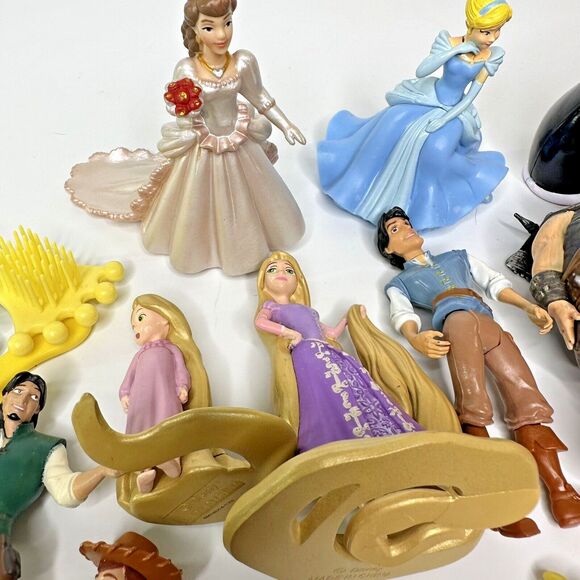 Disney Toy Box Lot 30+ Figures Cake Topper Snow White Cinderella Frozen Princess - Picture 9 of 13